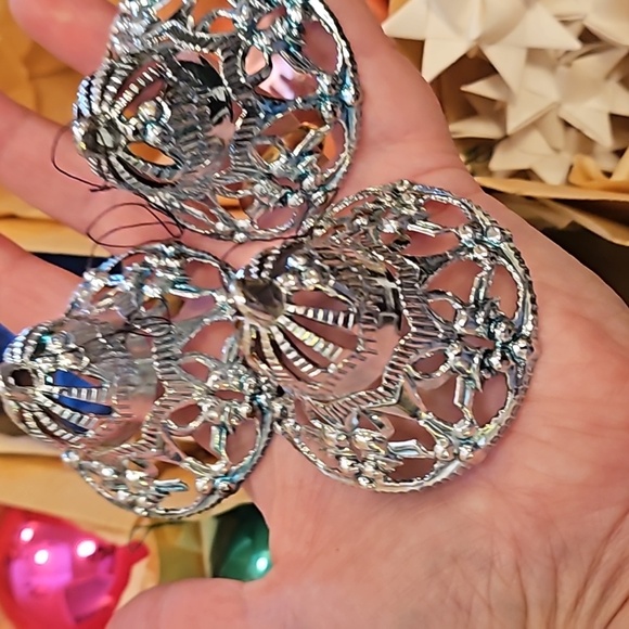 Vintage 10 mercury glass ornaments ,3 plastic 🔔 1970s box included - Picture 5 of 10